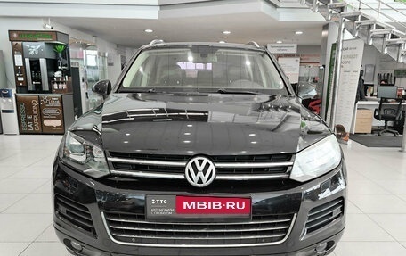 Volkswagen Touareg III, 2011 год, 1 750 000 рублей, 2 фотография