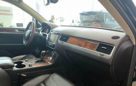 Volkswagen Touareg III, 2011 год, 1 750 000 рублей, 13 фотография