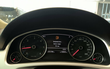 Volkswagen Touareg III, 2011 год, 1 750 000 рублей, 16 фотография