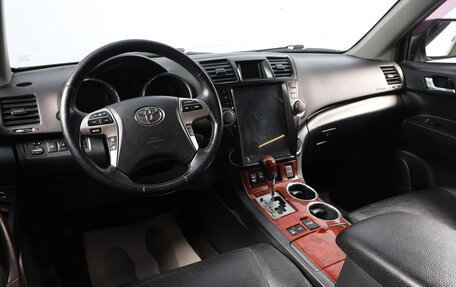 Toyota Highlander III, 2012 год, 1 959 000 рублей, 8 фотография