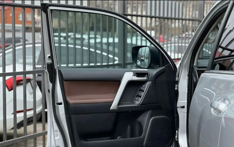 Toyota Land Cruiser Prado 150 рестайлинг 2, 2018 год, 4 550 000 рублей, 8 фотография