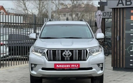 Toyota Land Cruiser Prado 150 рестайлинг 2, 2018 год, 4 550 000 рублей, 2 фотография