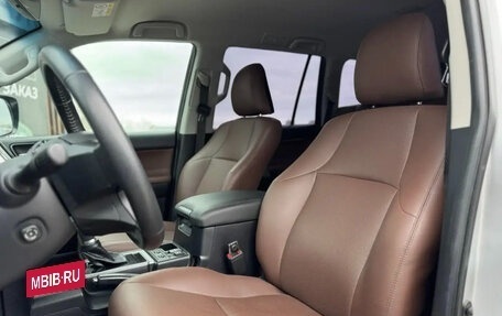 Toyota Land Cruiser Prado 150 рестайлинг 2, 2018 год, 4 550 000 рублей, 11 фотография