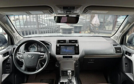 Toyota Land Cruiser Prado 150 рестайлинг 2, 2018 год, 4 550 000 рублей, 28 фотография