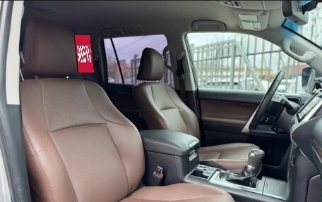 Toyota Land Cruiser Prado 150 рестайлинг 2, 2018 год, 4 550 000 рублей, 24 фотография