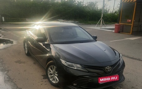 Toyota Camry, 2019 год, 2 350 000 рублей, 1 фотография
