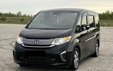 Honda Stepwgn IV, 2017 год, 1 470 000 рублей, 1 фотография