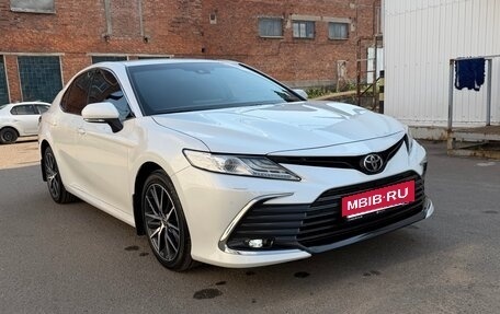 Toyota Camry, 2021 год, 3 250 000 рублей, 3 фотография