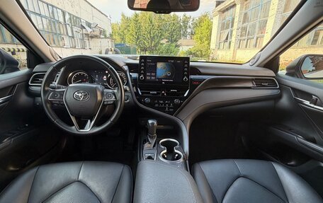 Toyota Camry, 2021 год, 3 250 000 рублей, 10 фотография