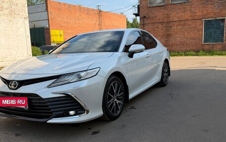 Toyota Camry, 2021 год, 3 250 000 рублей, 2 фотография