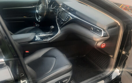 Toyota Camry, 2019 год, 2 350 000 рублей, 7 фотография