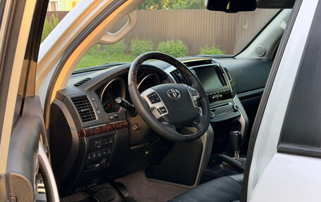 Toyota Land Cruiser 200, 2013 год, 3 989 000 рублей, 16 фотография