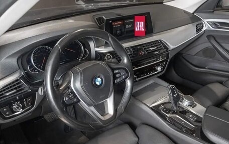 BMW 5 серия, 2018 год, 2 300 000 рублей, 3 фотография