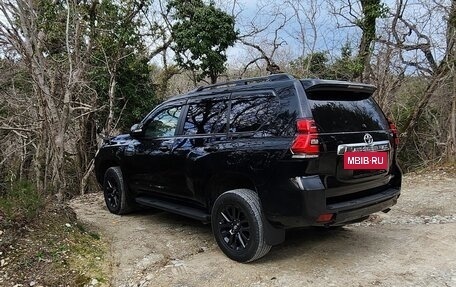 Toyota Land Cruiser Prado 150 рестайлинг 2, 2020 год, 4 500 000 рублей, 2 фотография