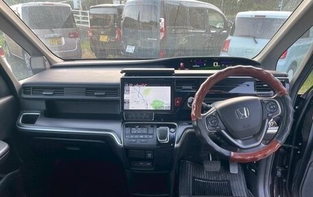 Honda Stepwgn IV, 2021 год, 1 720 000 рублей, 10 фотография