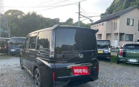 Honda Stepwgn IV, 2021 год, 1 720 000 рублей, 4 фотография