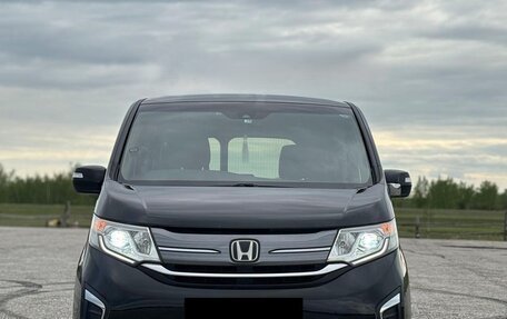 Honda Stepwgn IV, 2017 год, 1 470 000 рублей, 2 фотография