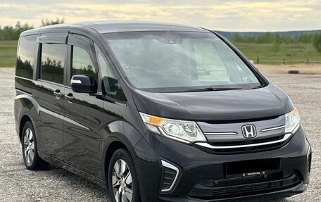 Honda Stepwgn IV, 2017 год, 1 470 000 рублей, 3 фотография