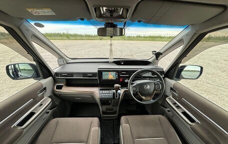 Honda Stepwgn IV, 2017 год, 1 470 000 рублей, 13 фотография