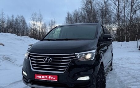 Hyundai Grand Starex Grand Starex I рестайлинг 2, 2020 год, 5 200 000 рублей, 1 фотография