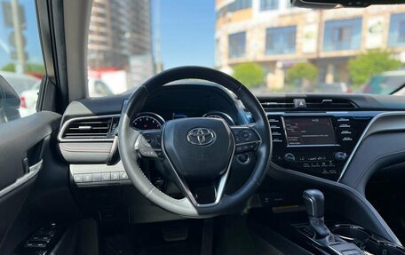 Toyota Camry, 2020 год, 2 950 000 рублей, 10 фотография