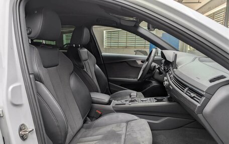 Audi A4, 2018 год, 3 197 000 рублей, 12 фотография