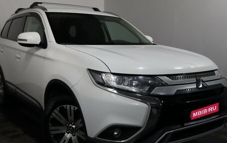Mitsubishi Outlander III рестайлинг 3, 2018 год, 1 929 000 рублей, 1 фотография