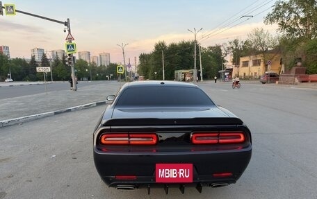 Dodge Challenger III рестайлинг 2, 2019 год, 4 000 000 рублей, 8 фотография