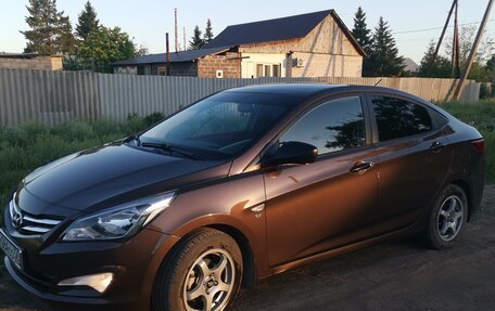 Hyundai Solaris II рестайлинг, 2015 год, 910 000 рублей, 2 фотография