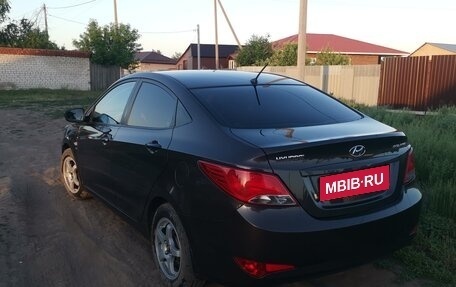 Hyundai Solaris II рестайлинг, 2015 год, 910 000 рублей, 4 фотография