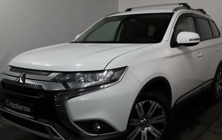 Mitsubishi Outlander III рестайлинг 3, 2018 год, 1 929 000 рублей, 3 фотография