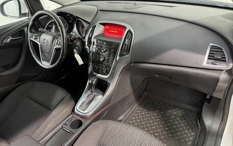 Opel Astra J, 2014 год, 999 800 рублей, 3 фотография