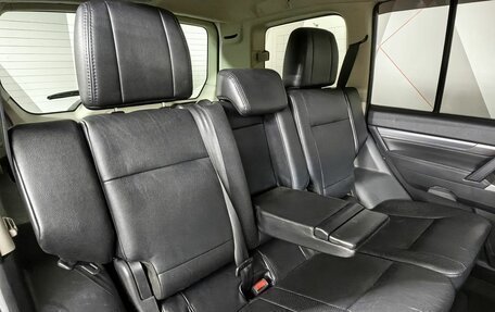 Mitsubishi Pajero IV, 2013 год, 2 179 000 рублей, 17 фотография