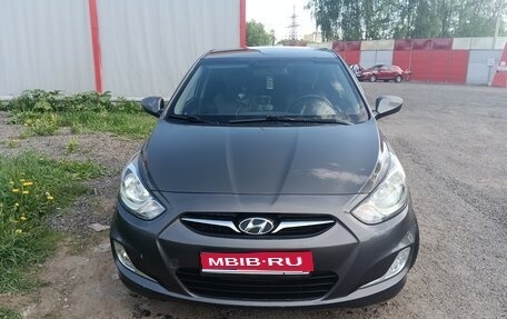 Hyundai Solaris II рестайлинг, 2011 год, 750 000 рублей, 1 фотография
