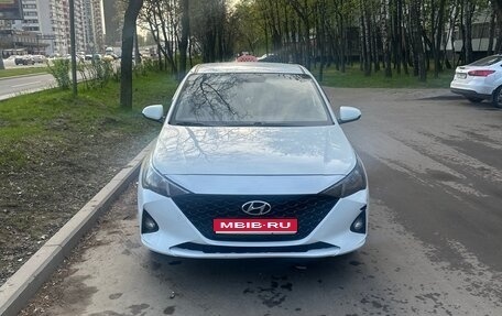 Hyundai Solaris II рестайлинг, 2020 год, 760 000 рублей, 1 фотография
