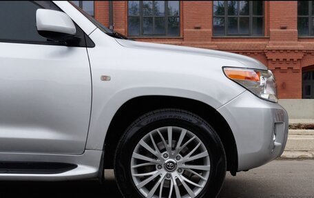 Toyota Land Cruiser 200, 2010 год, 3 200 000 рублей, 7 фотография