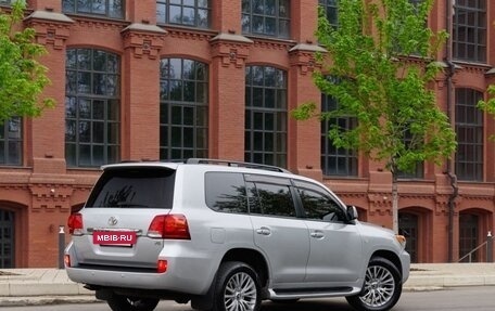 Toyota Land Cruiser 200, 2010 год, 3 200 000 рублей, 10 фотография