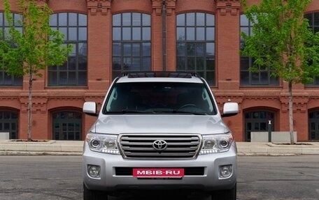 Toyota Land Cruiser 200, 2010 год, 3 200 000 рублей, 2 фотография