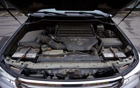 Toyota Land Cruiser 200, 2010 год, 3 200 000 рублей, 28 фотография