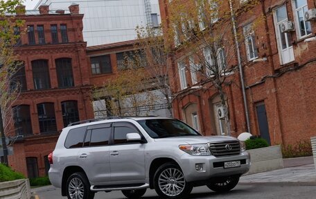 Toyota Land Cruiser 200, 2010 год, 3 200 000 рублей, 32 фотография