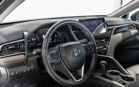 Toyota Camry, 2022 год, 3 637 000 рублей, 5 фотография