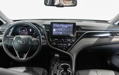 Toyota Camry, 2022 год, 3 637 000 рублей, 6 фотография