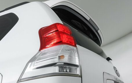 Toyota Land Cruiser Prado 150 рестайлинг 2, 2012 год, 2 750 000 рублей, 21 фотография