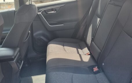 Toyota RAV4, 2020 год, 3 250 000 рублей, 7 фотография