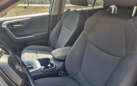 Toyota RAV4, 2020 год, 3 250 000 рублей, 4 фотография