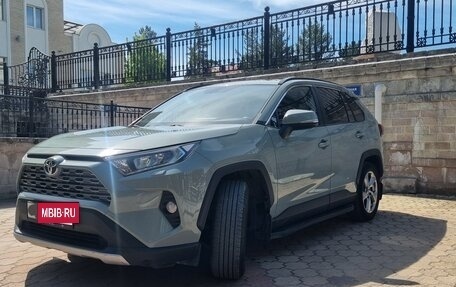 Toyota RAV4, 2020 год, 3 250 000 рублей, 6 фотография