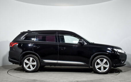 Mitsubishi Outlander III рестайлинг 3, 2017 год, 1 609 000 рублей, 4 фотография