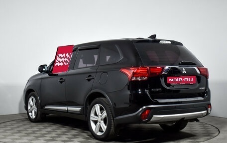Mitsubishi Outlander III рестайлинг 3, 2017 год, 1 609 000 рублей, 7 фотография