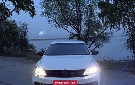 Volkswagen Jetta VI, 2015 год, 700 000 рублей, 1 фотография