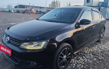 Volkswagen Jetta VI, 2013 год, 899 999 рублей, 2 фотография